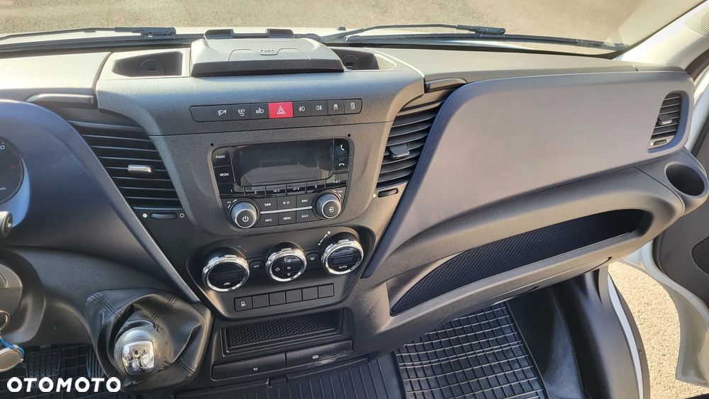 Iveco Daily 35S180 / doka / auto brygadowe / 6 osobowe / - 27