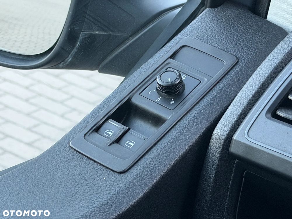 Volkswagen Transporter L2H1 Mixt - 21
