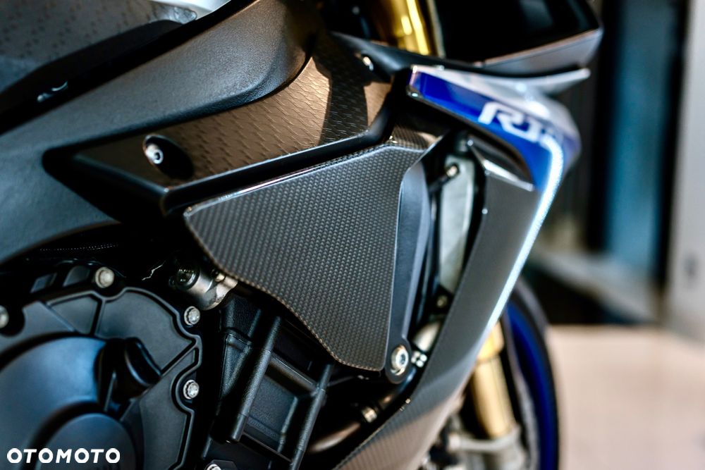 Yamaha R1 - 19