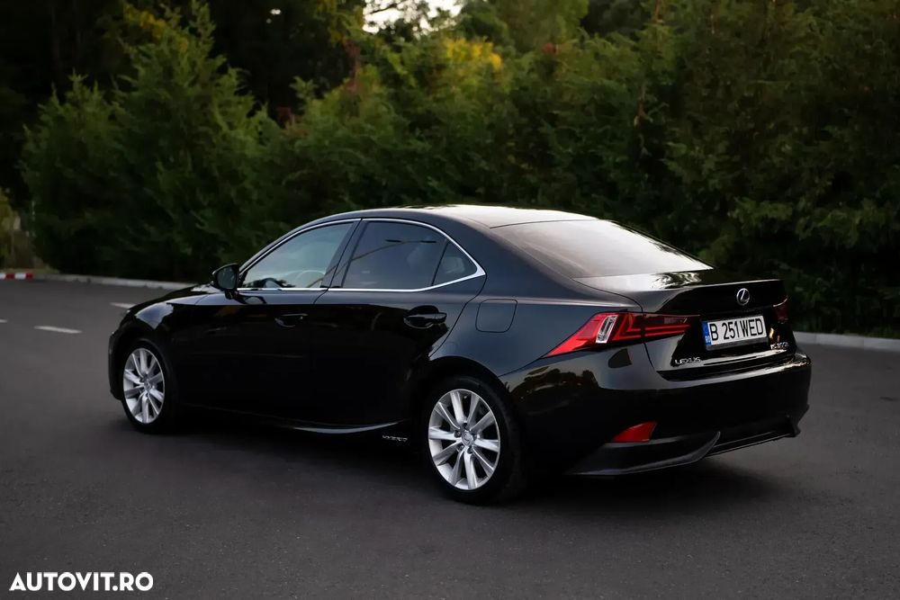 Lexus Seria IS 300h Aut. Executive - 3