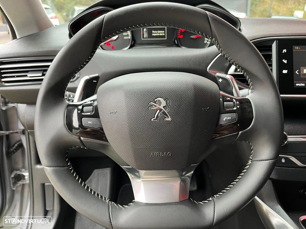 Peugeot 308 BlueHDi 130 EAT8 Allure - 19