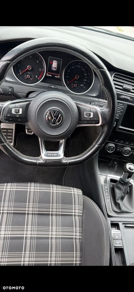 Volkswagen Golf - 4