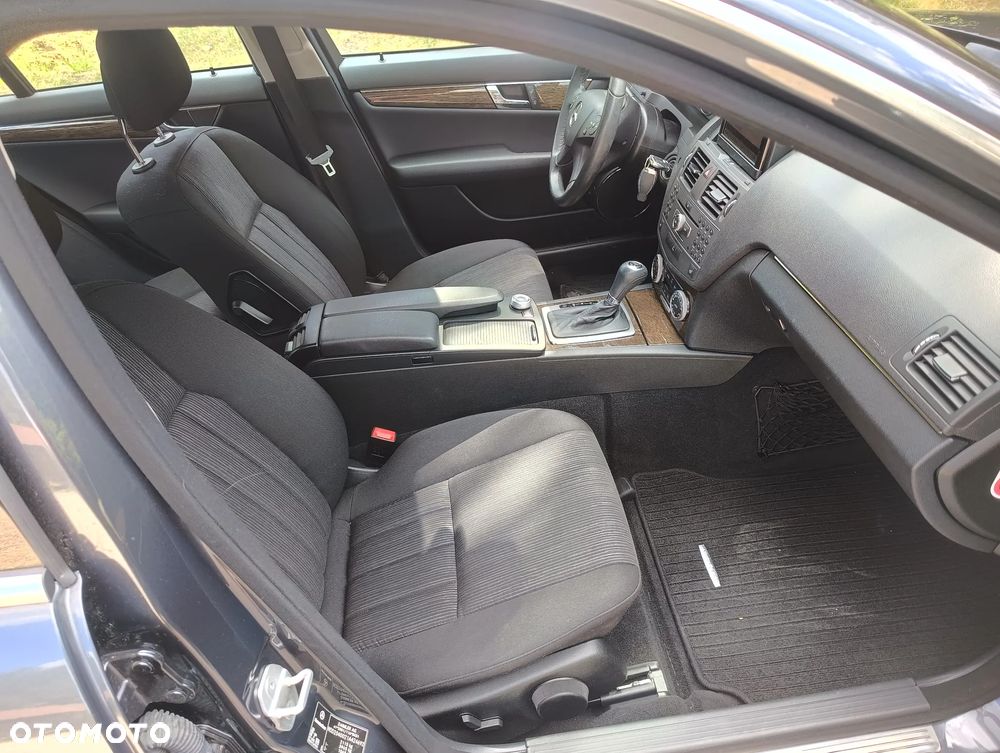 Mercedes-Benz Klasa C 220 CDI DPF Automatik BlueEFFICIENCY - 12