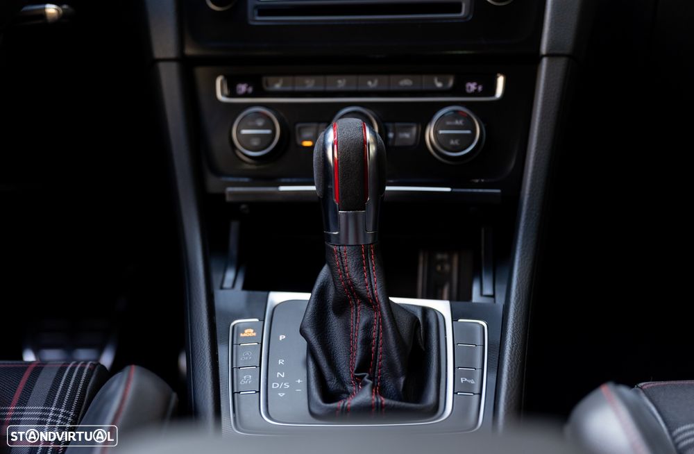 VW Golf GTI Performance BlueMotion DSG - 21