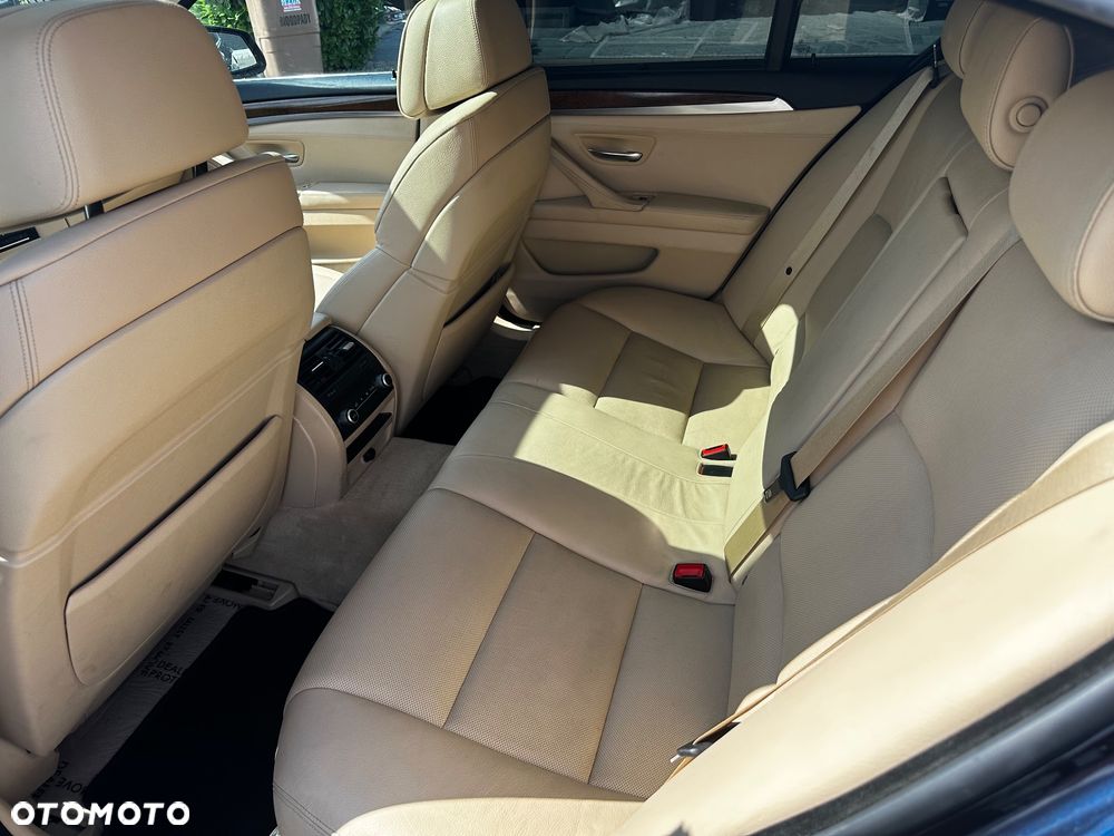 BMW Seria 5 528i - 16