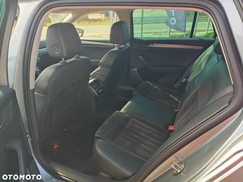 Skoda Superb 2.0 TDI DSG Premium Edition - 19