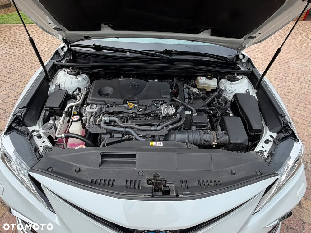 Toyota Camry 2.5 Hybrid Executive CVT - 24