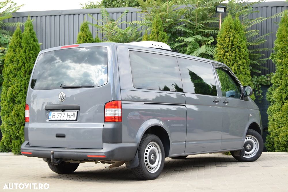Volkswagen Caravelle - 10