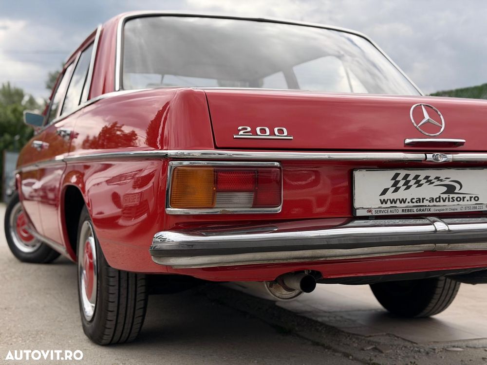 Mercedes-Benz W115 - 12