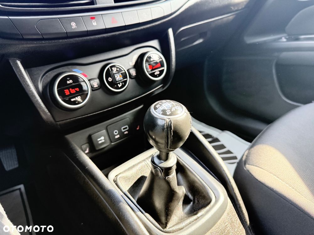 Fiat Tipo - 12
