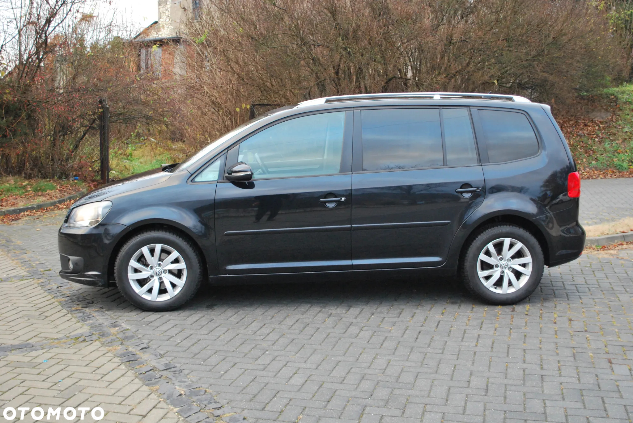 Volkswagen Touran 1.6 TDI DPF BlueMot Comfortline - 4