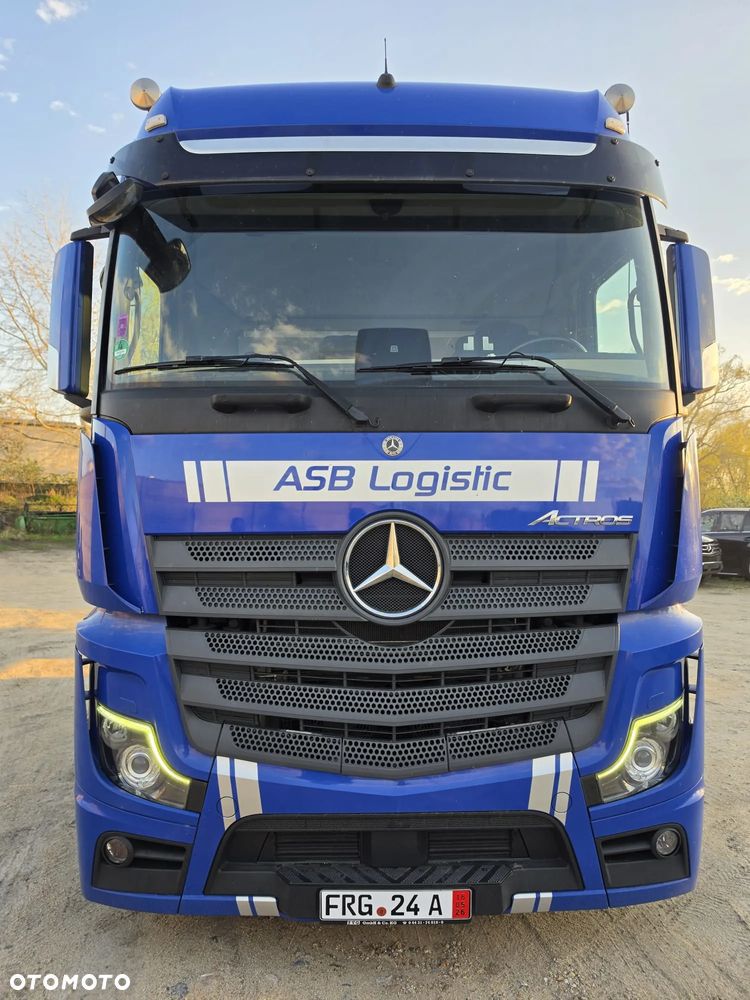 Mercedes-Benz Actros - 11