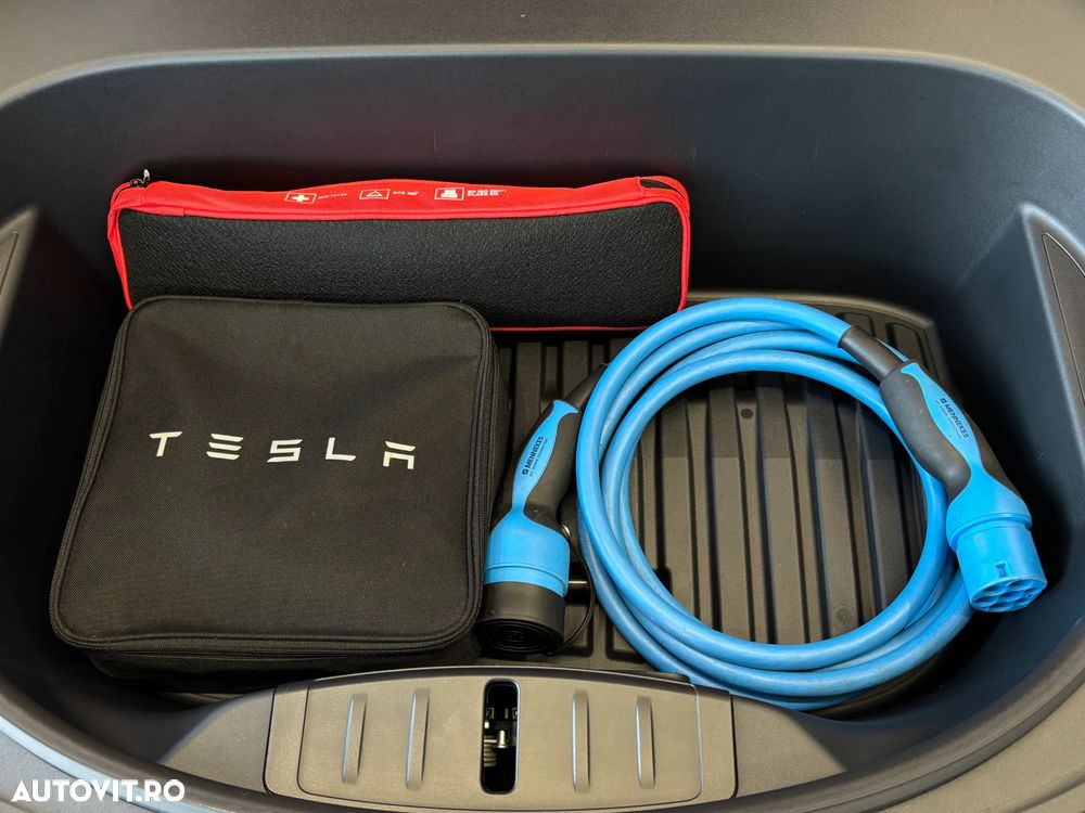 Tesla Model 3 Standard Reichweite Plus Hinterradantrieb - 27