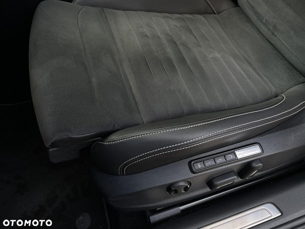 Volkswagen Passat 2.0 TDI Elegance DSG - 17