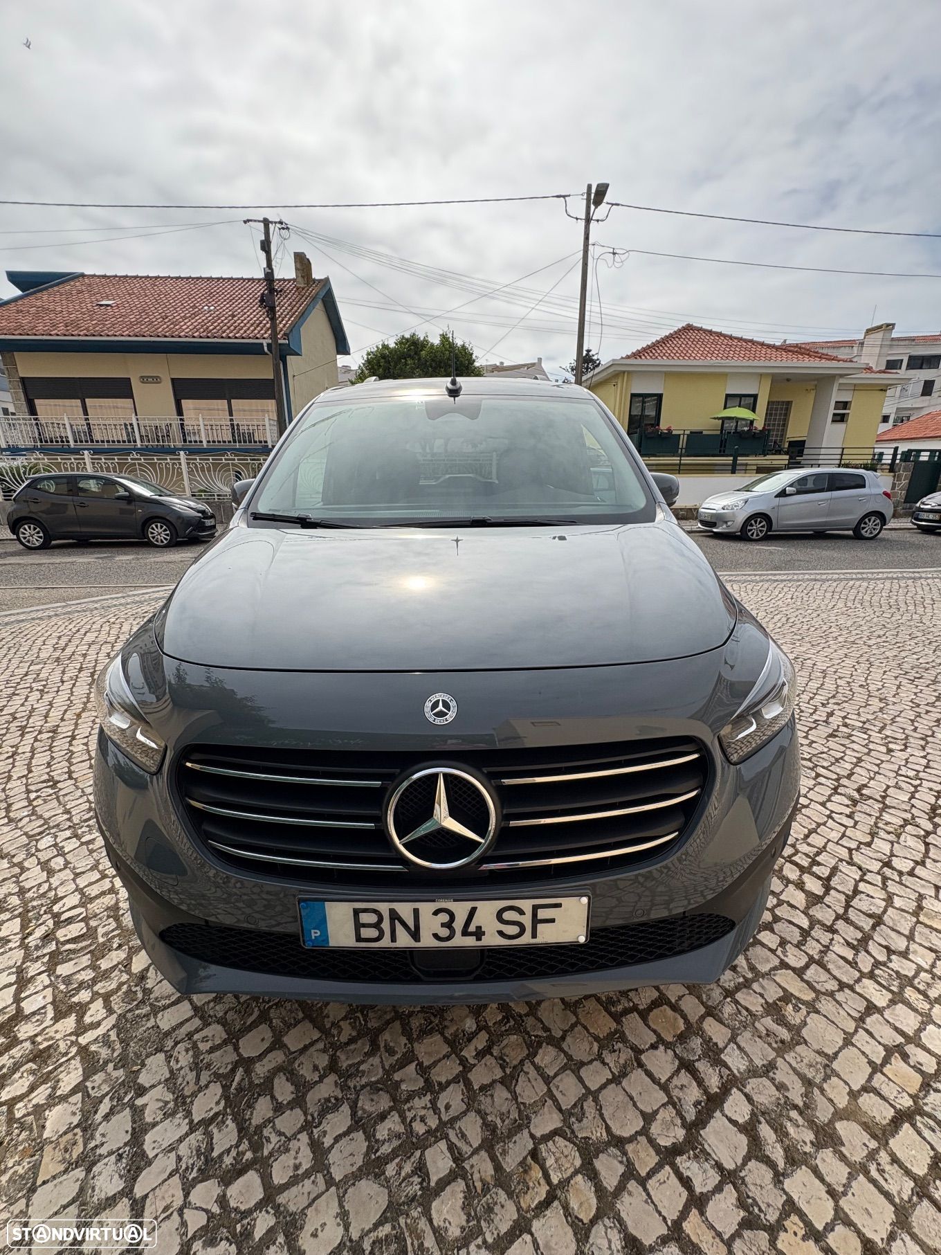Mercedes-Benz T 180 - 1