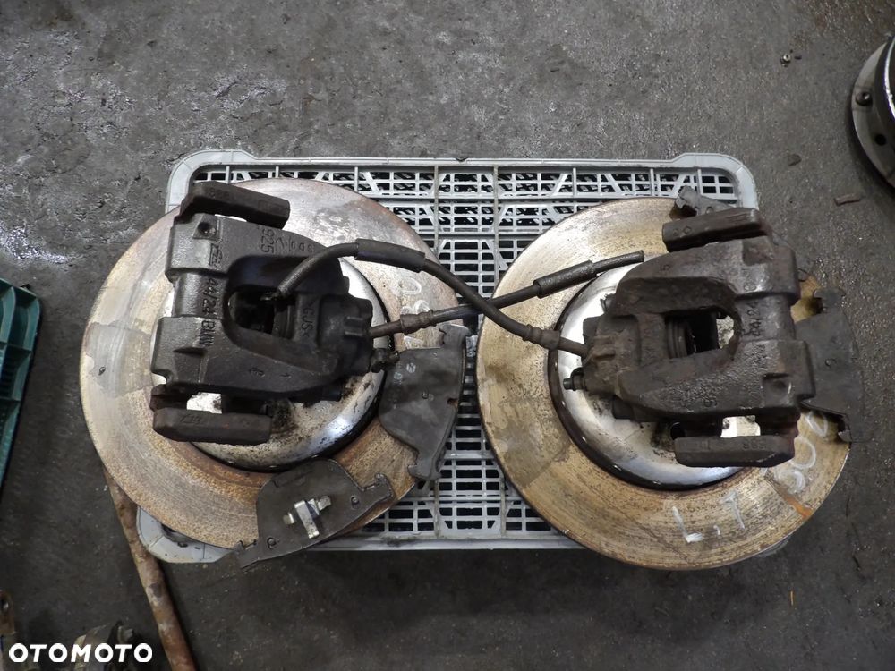 BMW - F10,F11-F07,F01 - TARCZE HAMULCOWE - ZACISKI - KLOCKI - TYŁ - CENA ZA KOMPLET - STAN IDEALNY - ORYGINAŁ - 1