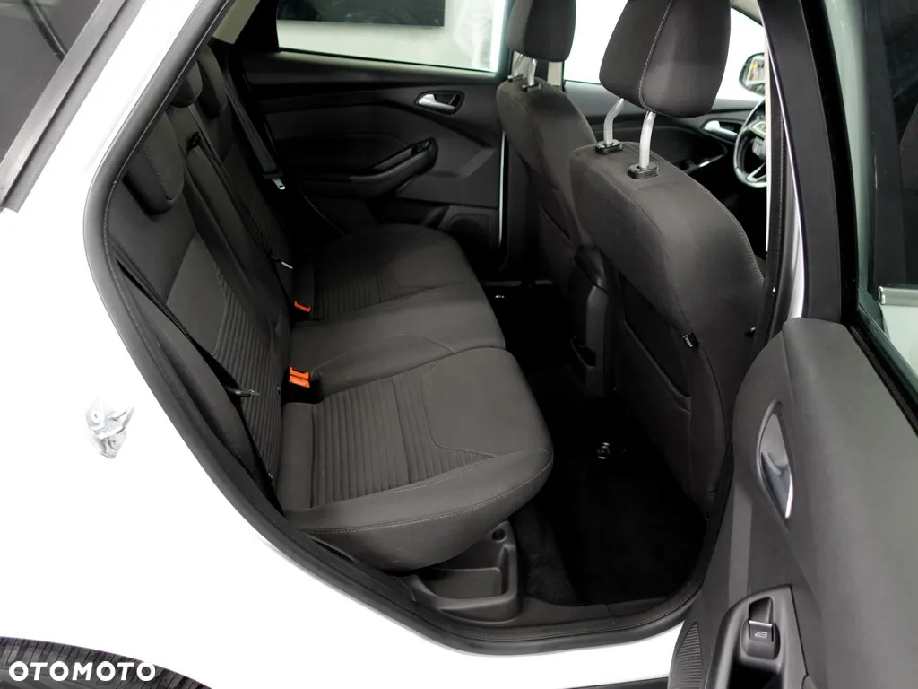 Ford Focus 2.0 TDCi Titanium ASS - 10