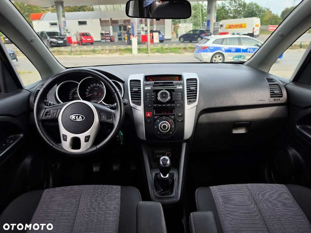 Kia Venga - 35