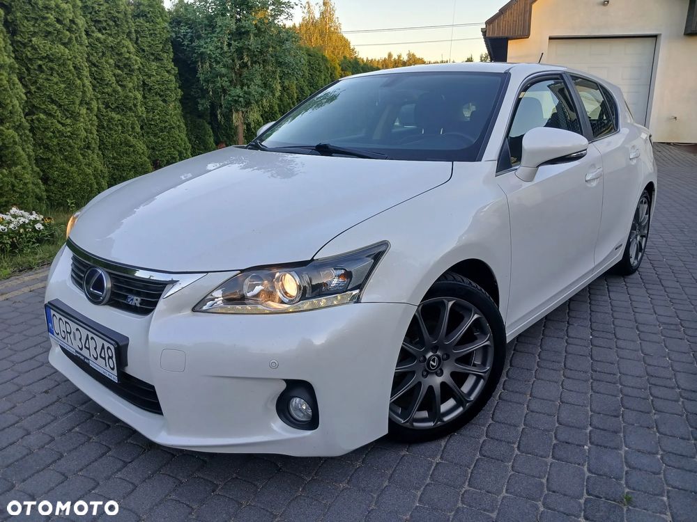Lexus CT - 1