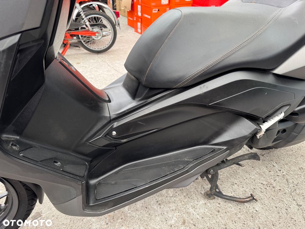 Yamaha X-max - 18