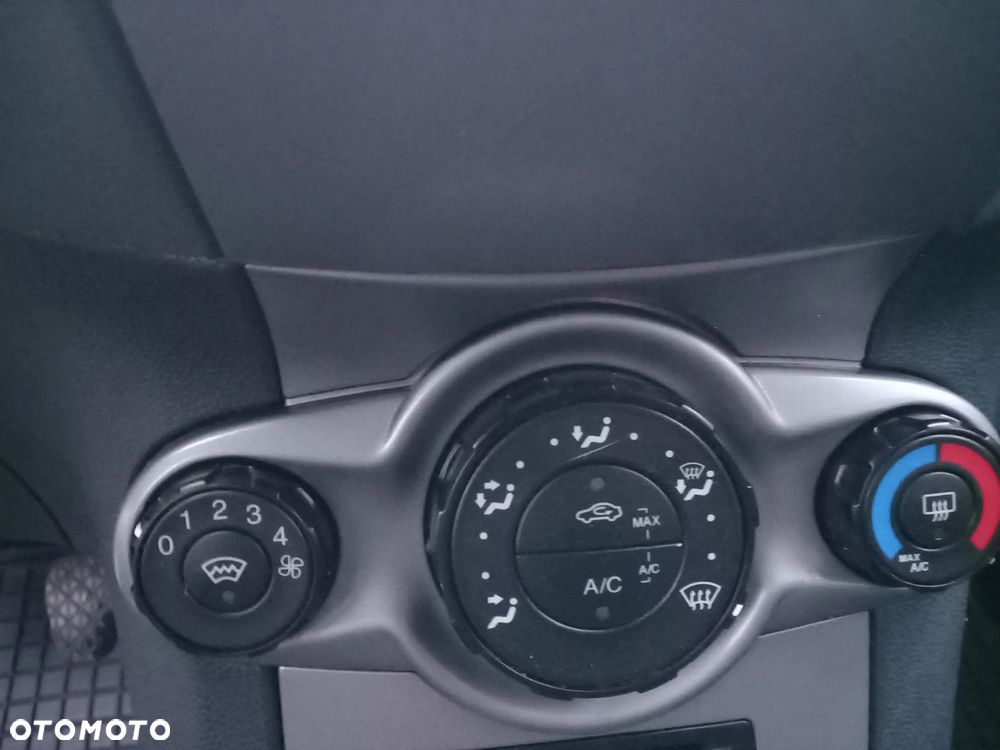 Ford Fiesta - 5