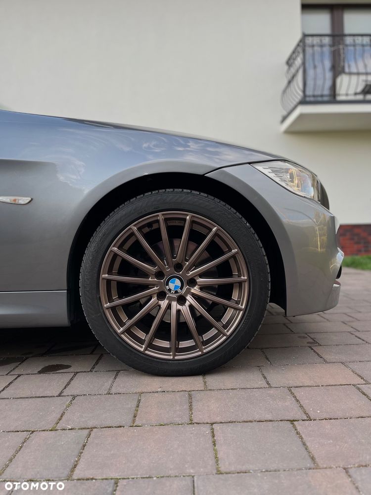 BMW Seria 3 320d xDrive - 17