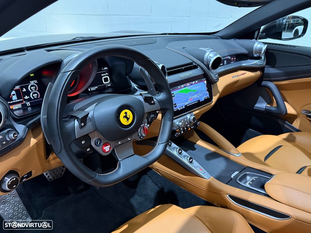 Ferrari GTC4 Lusso - 26