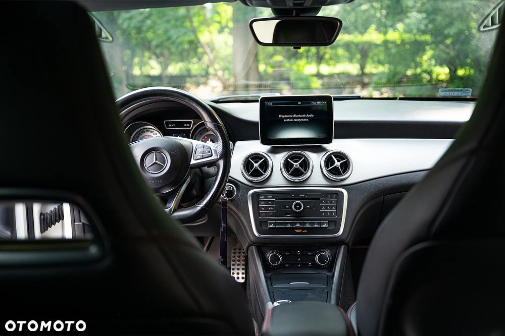 Mercedes-Benz CLA 200 7G-DCT AMG Line - 8