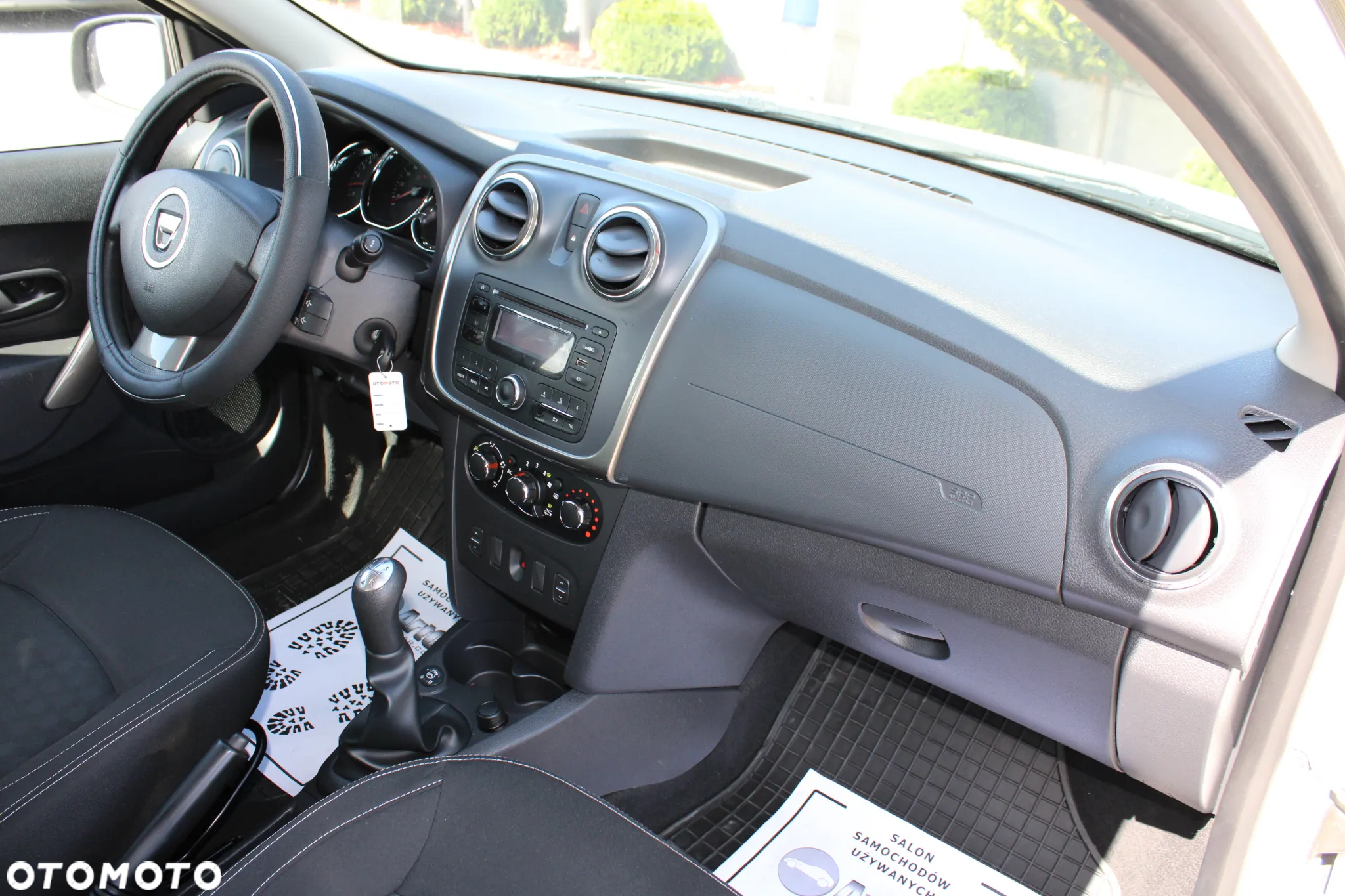 Dacia Sandero 1.2 16V 75 Ambiance - 27
