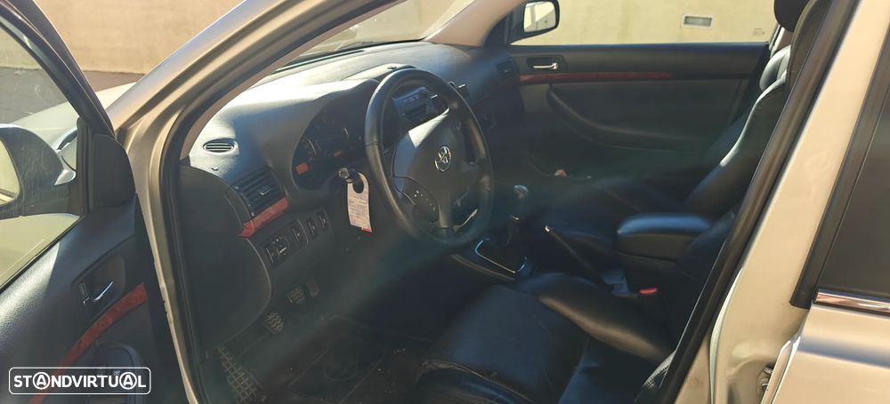 Toyota Avensis SW 2.0 D-4D - 3