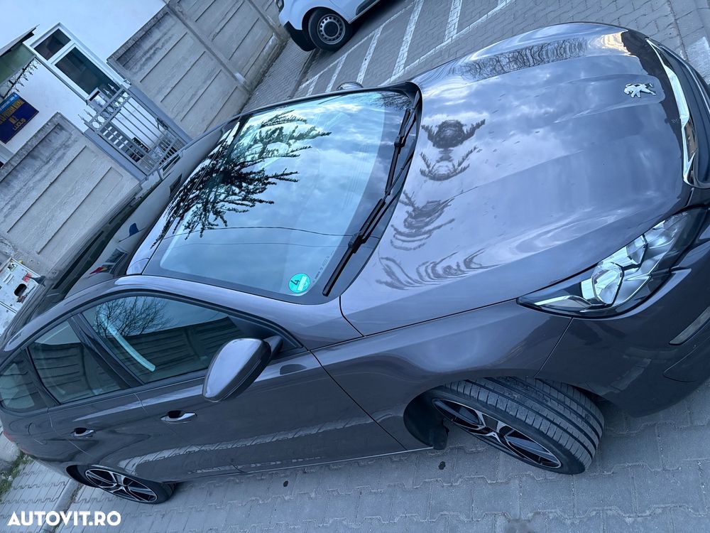 Peugeot 308 1.2 L PureTech Turbo Allure - 3