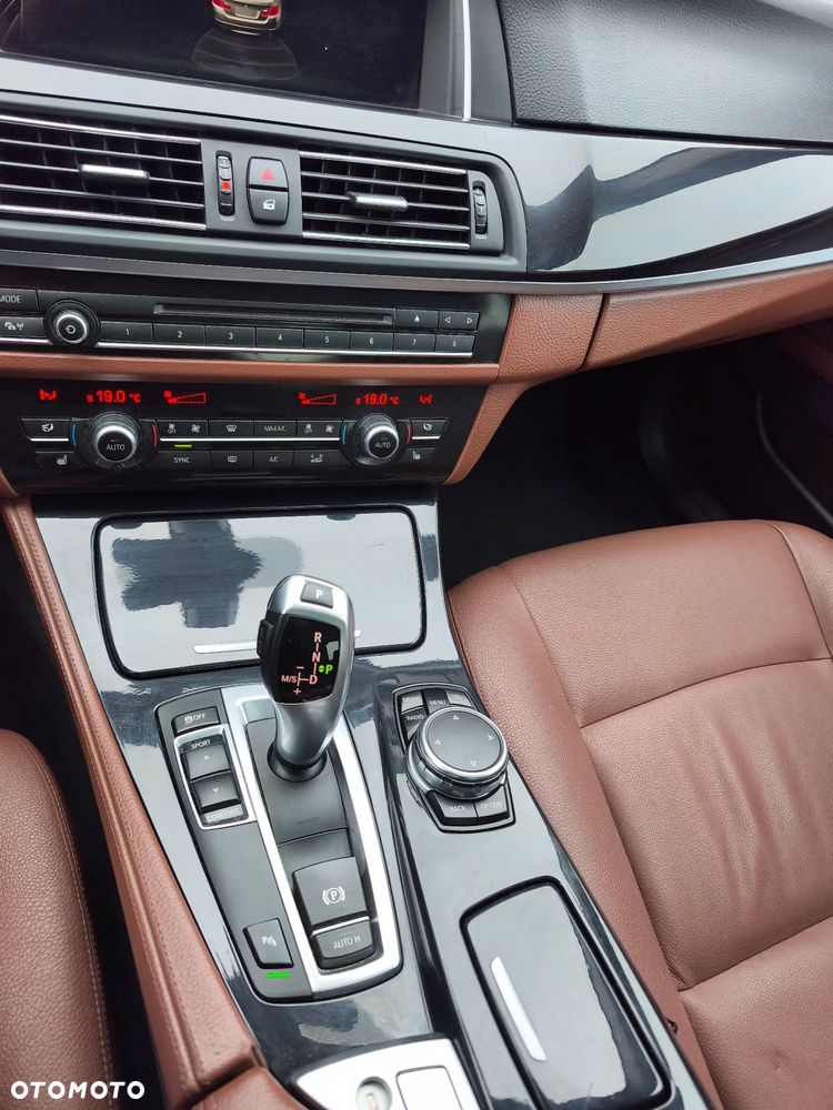 BMW Seria 5 520d Luxury Line - 25