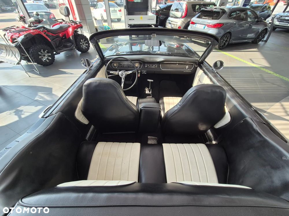 Ford Mustang - 23