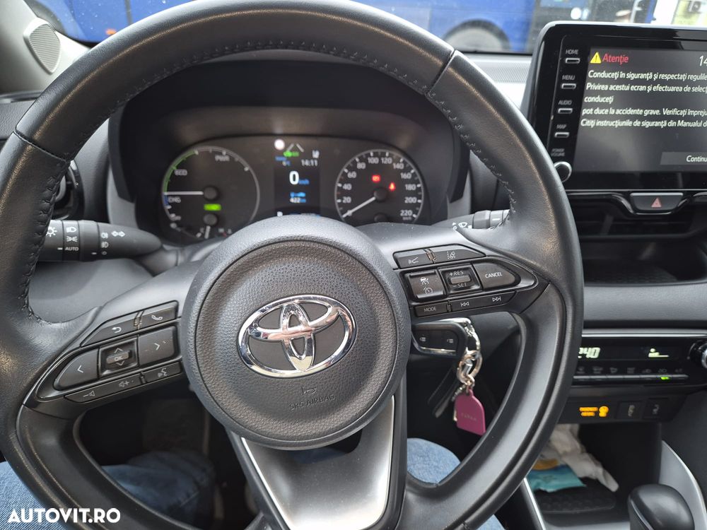 Toyota Yaris 1.5 VVT-i HSD Dynamic Bi-tone - 1