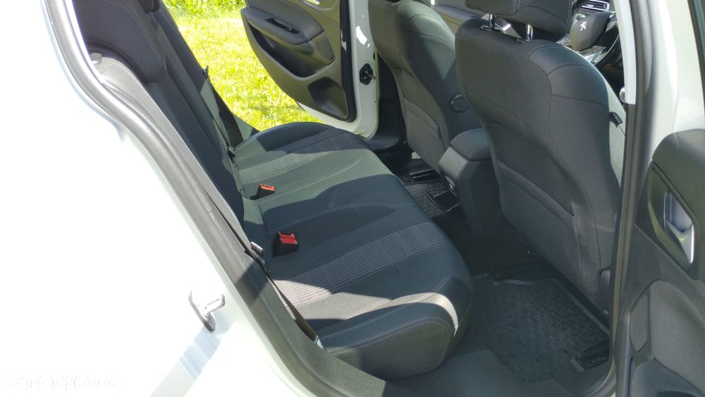 Peugeot 308 - 18