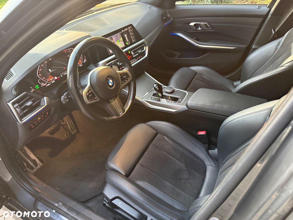 BMW Seria 3 320i M Sport sport - 31