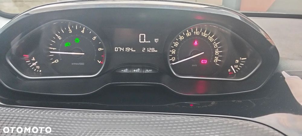 Peugeot 208 82 PureTech Style - 12