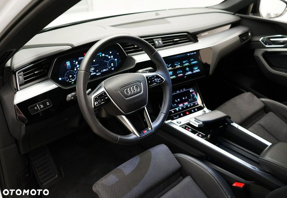 Audi e-tron Sportback - 16