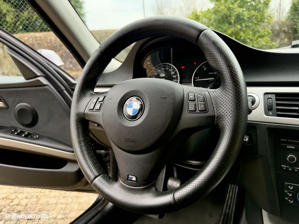 BMW 318 d Sport - 28