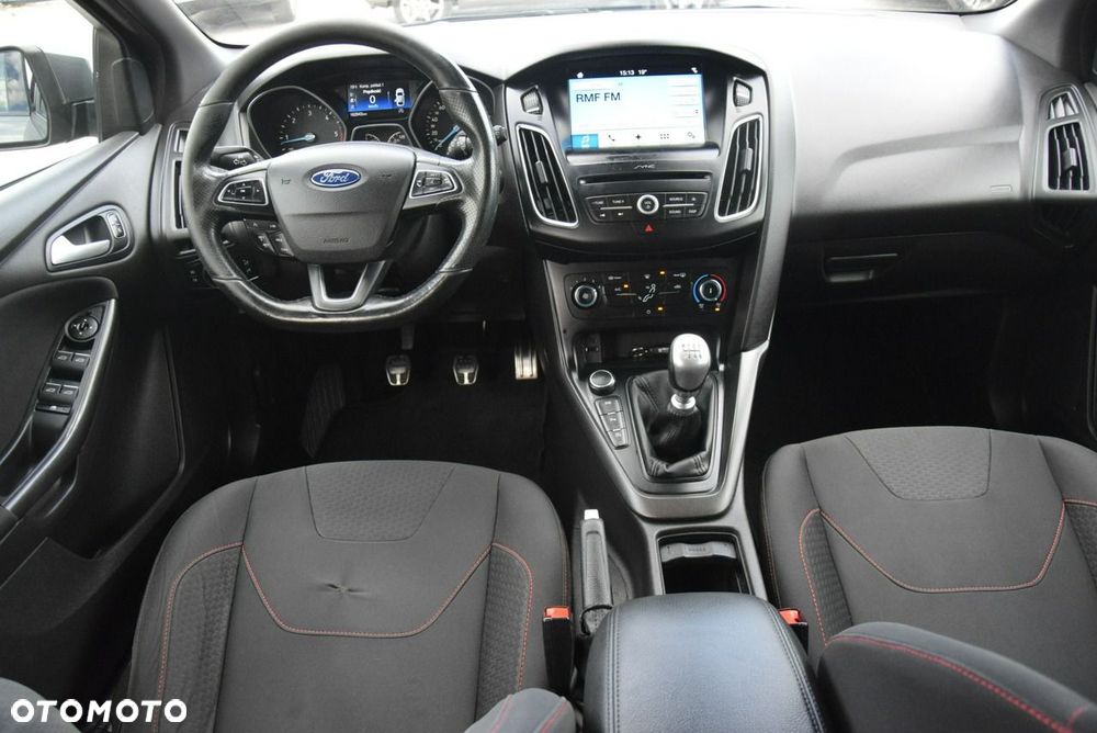 Ford Focus 1.5 EcoBlue Start-Stopp-System ST-LINE STYLE - 27