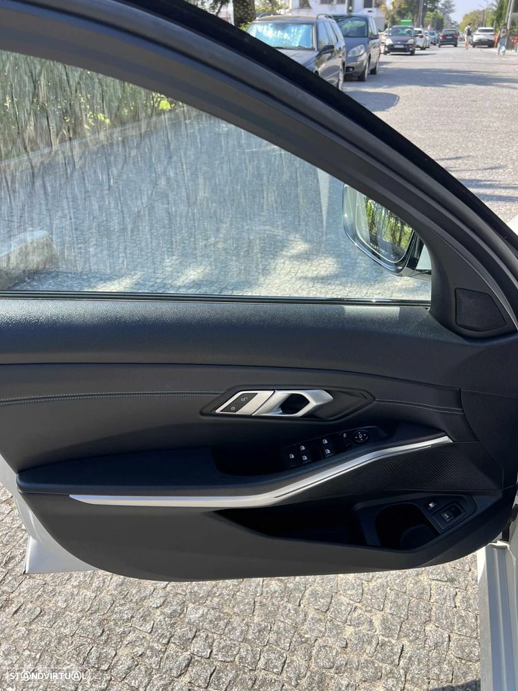 BMW 330 e Aut. Sport Line - 21