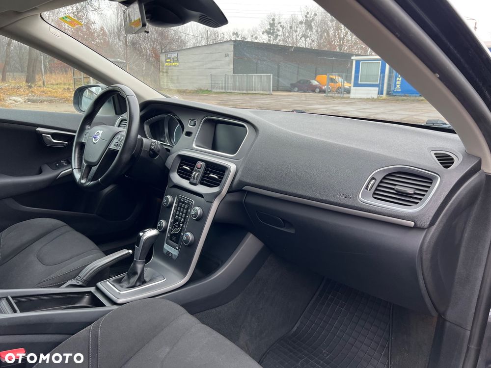 Volvo V40 D2 Kinetic - 23