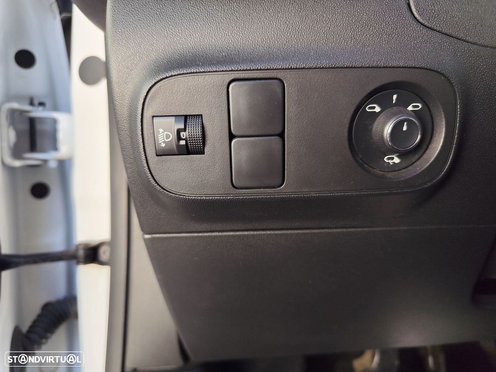 Citroën C3 1.2 PureTech C-Series - 40