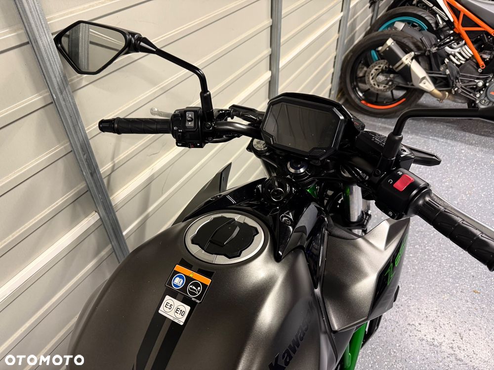 Kawasaki Z - 8