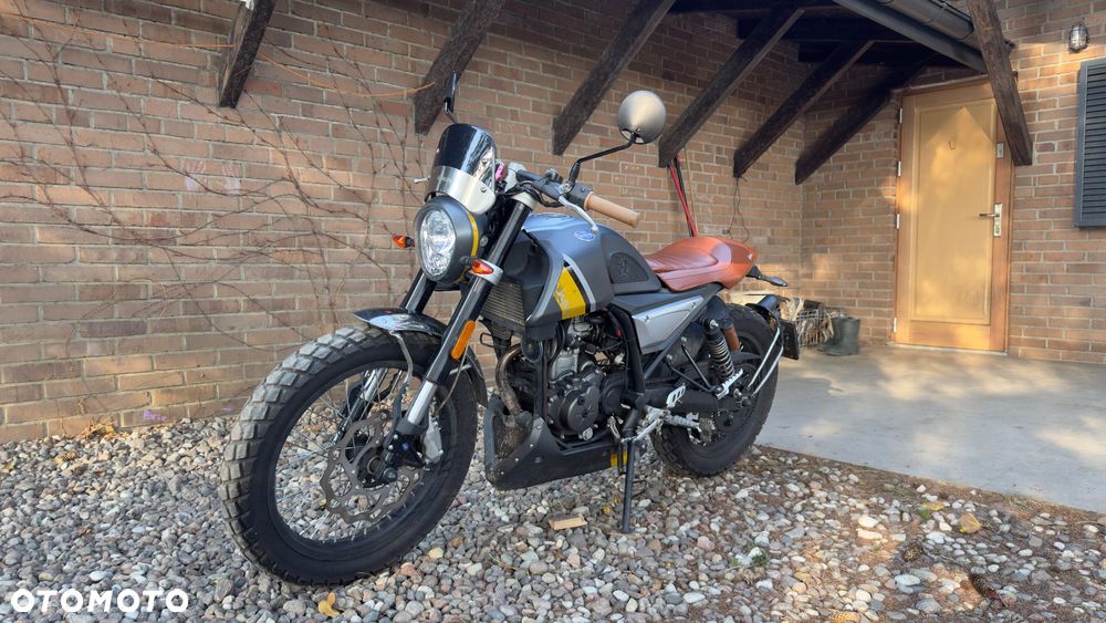 Mondial HPS 125 - 1