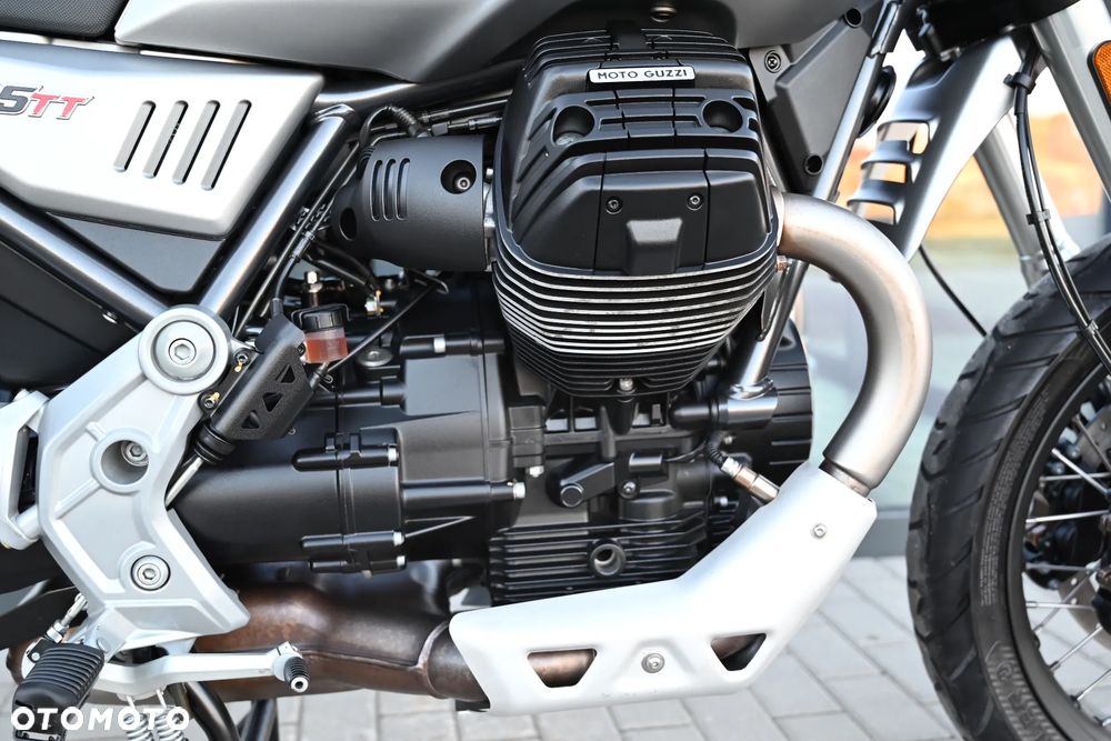Moto Guzzi V85 - 10