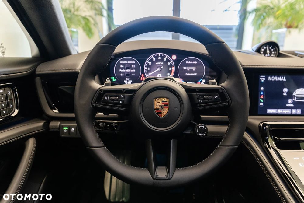 Porsche Panamera GTS - 17