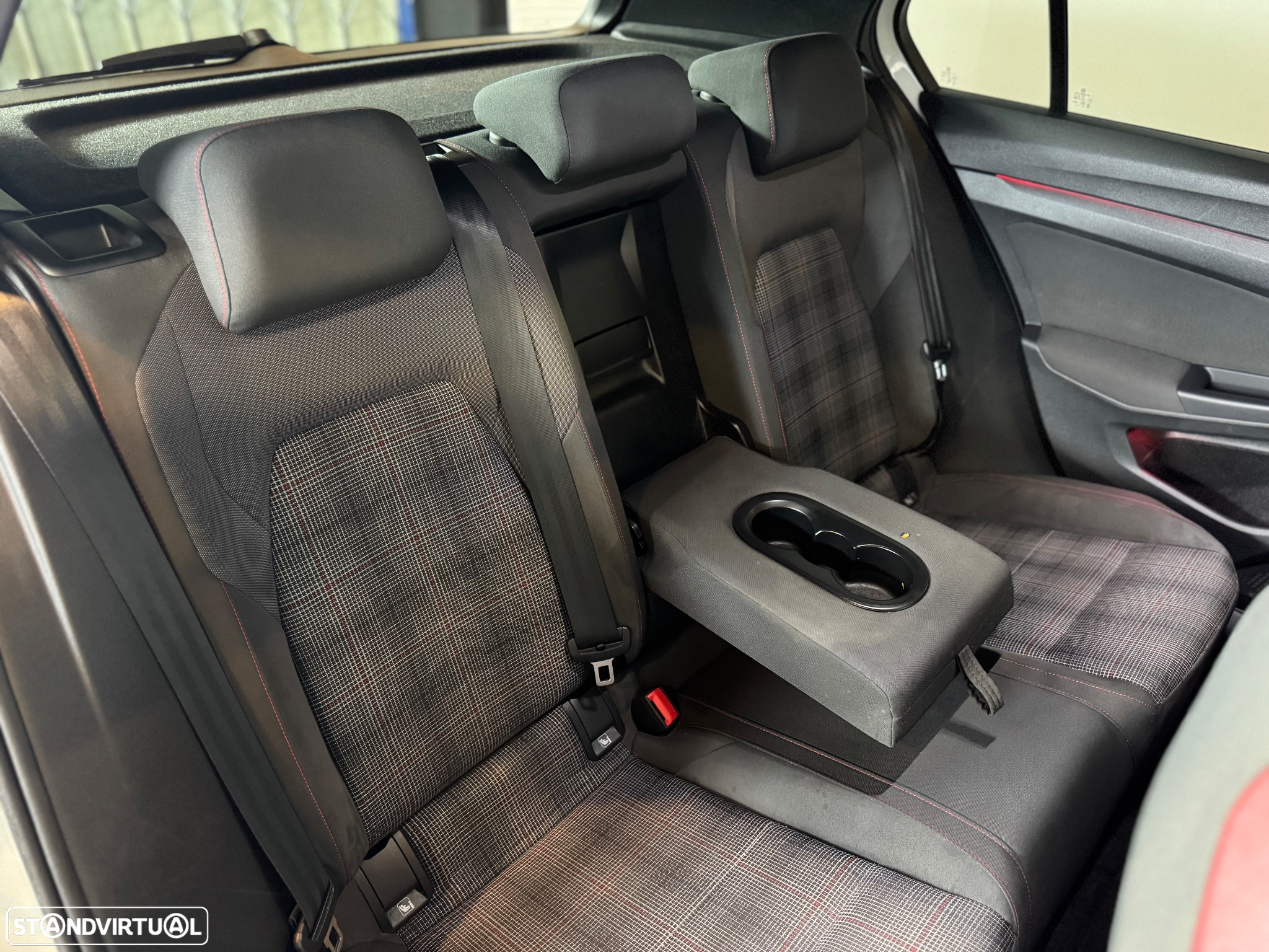 VW Golf 2.0 TSI GTI DSG Performance - 48