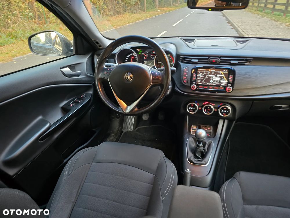Alfa Romeo Giulietta 1.6 JTDM 16V Super - 26