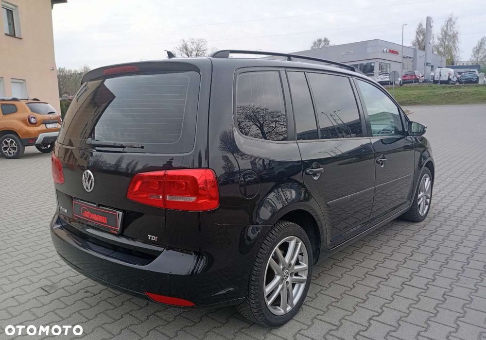 Volkswagen Touran - 8